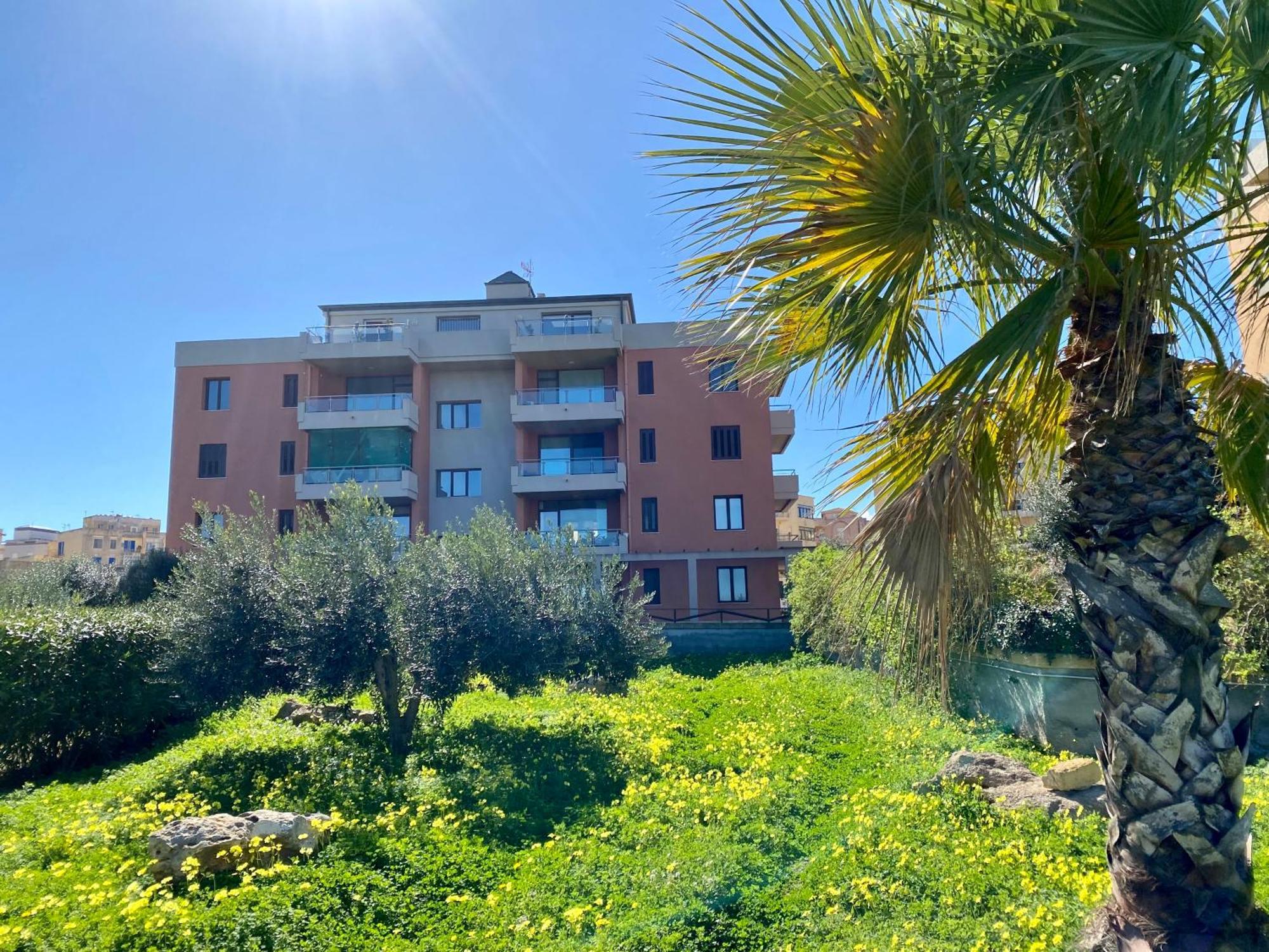 Penthouse Le Isole Apartment Марсала Екстериор снимка